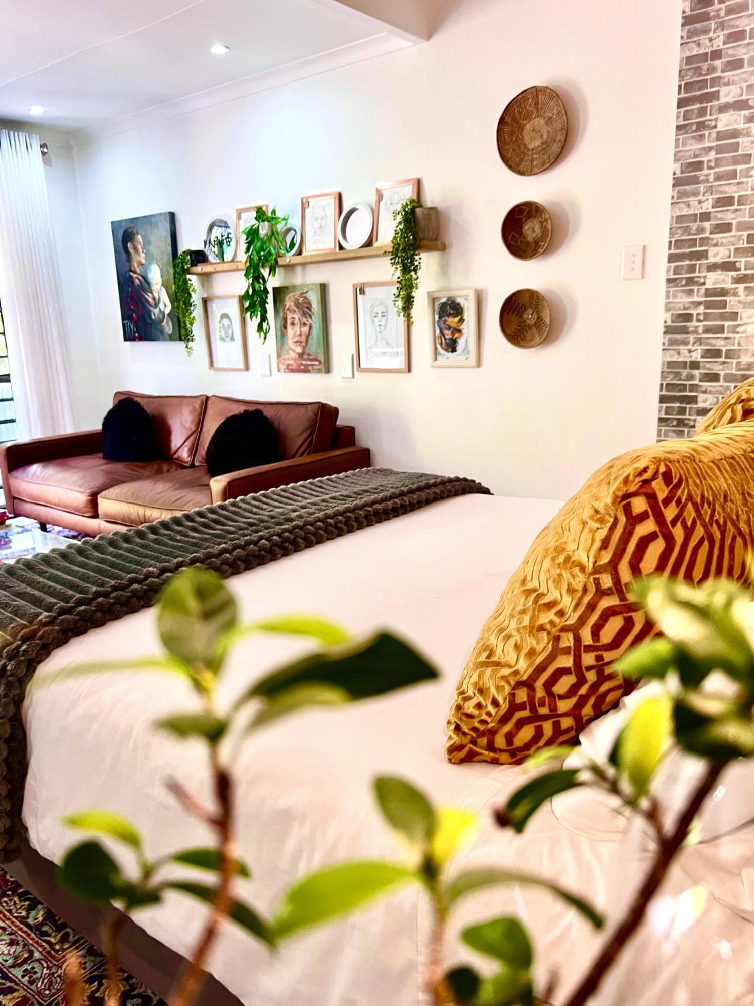 Art-Inspired Bedroom Close To Cbd Mossel Bay Exteriör bild