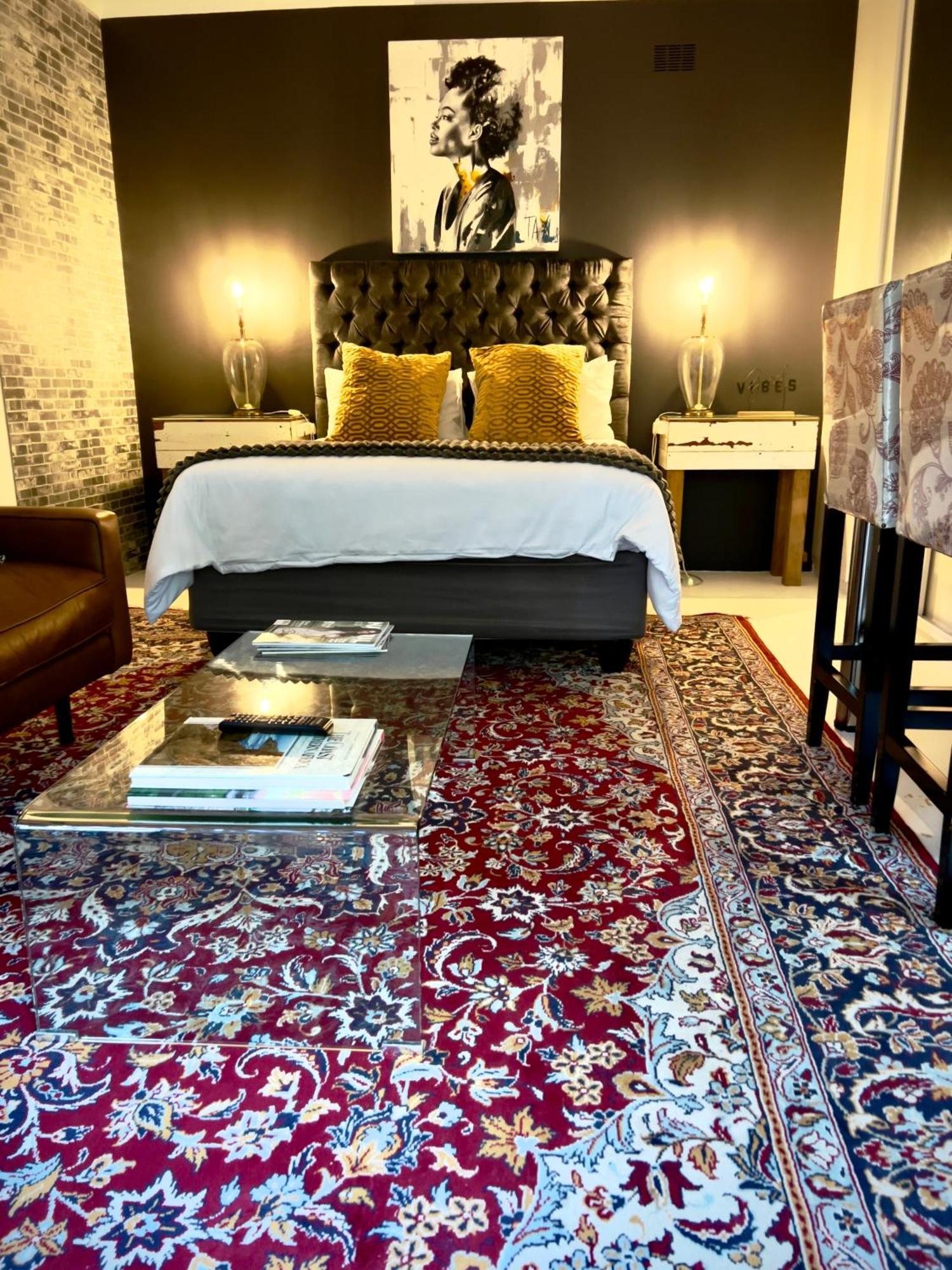 Art-Inspired Bedroom Close To Cbd Mossel Bay Exteriör bild