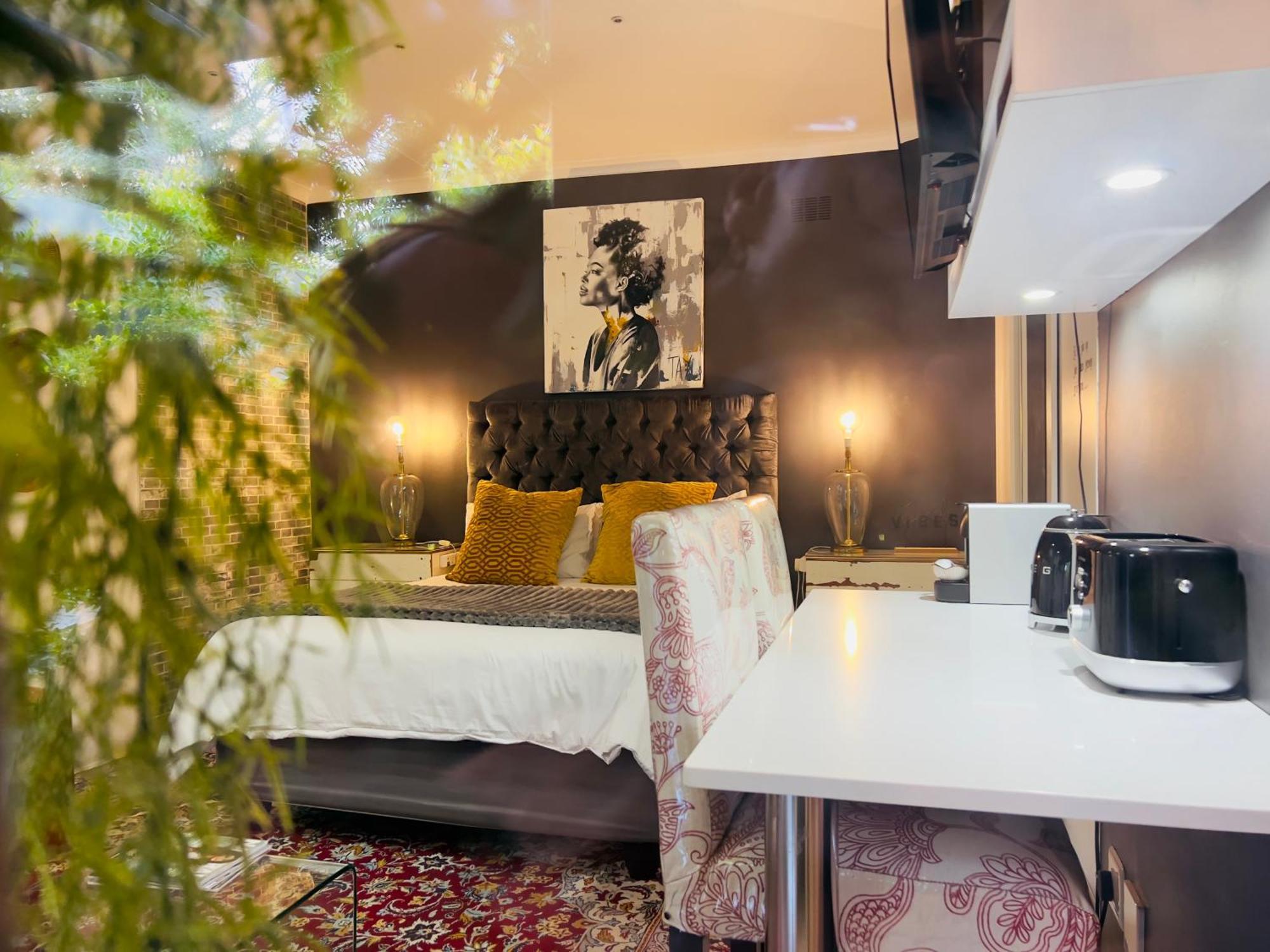 Art-Inspired Bedroom Close To Cbd Mossel Bay Exteriör bild